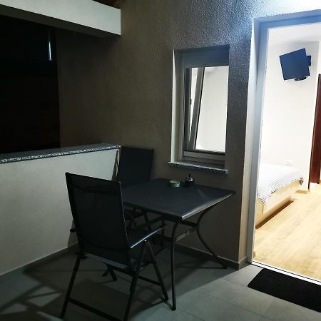 דירות זאטון Studio Apartman Rosa מראה חיצוני תמונה