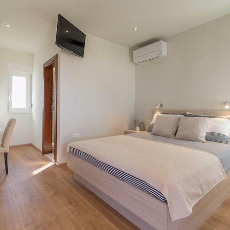 דירות זאטון Studio Apartman Rosa מראה חיצוני תמונה